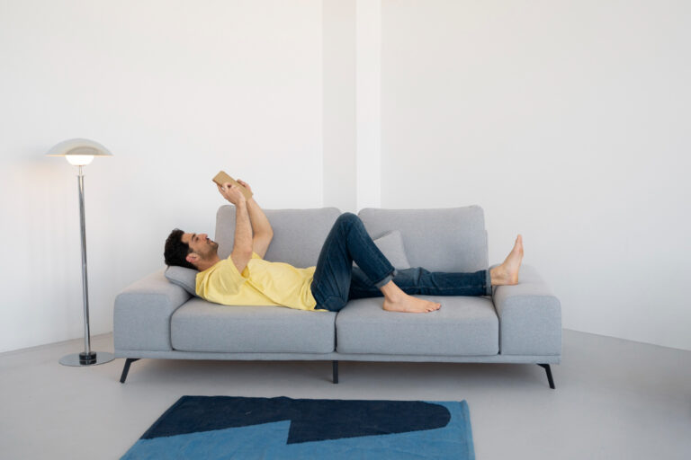Ergonomikus otthonok, élhető terek – Miért kulcskérdés a kanapé kiválasztása?