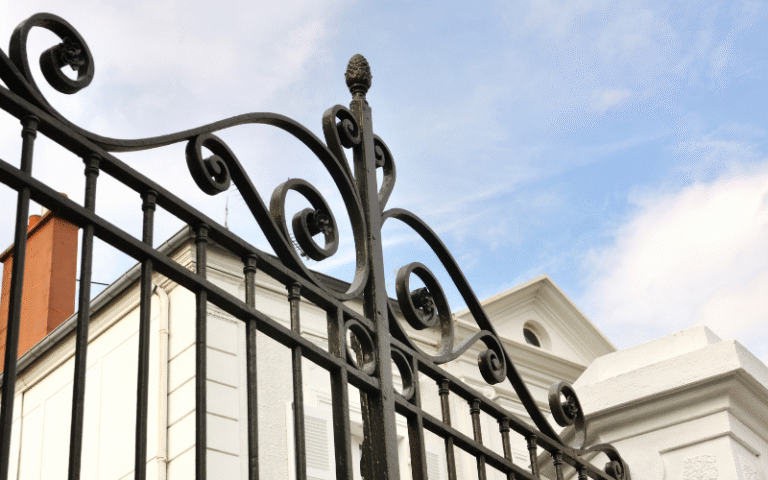 Mennyibe kerül egy kovácsoltvas kapu?